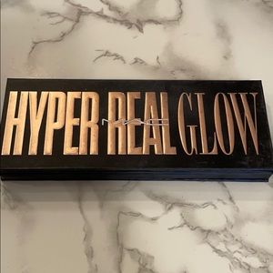 MAC Hyper Real Glow Palette